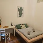Хостел Lovely Riverside Будапешт